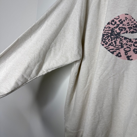 Wildfox Cream Sweatshirt with Pink Leopard Lips XXL - Picture 4 of 5